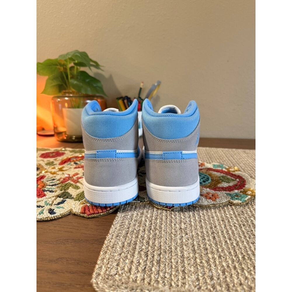 Jordan 1 Mid UNC University Blue Wolf Grey White Powder Obsidian DX9276 100 - Picture 4 of 8
